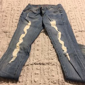 Distressed skinny jeans